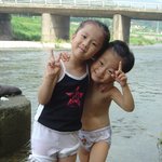 <b>동작</b>그만찰칵