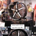 10억을 <b>호가</b>하는 자동차 휠