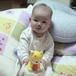 6개월된 아가~~혼자서도 잘해요~~