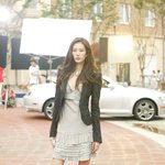 스키니진도 <b>노멀</b>하게 만드는 그녀의 다리