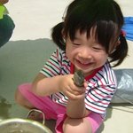 <b>주말</b> <b>낚시</b>로 잡은 물고기.. 목욕 시켜준다고 잡고 북북 닦으면서...