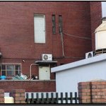 문 잘못 열었다가는 대략 <b>낭패</b>