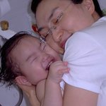엄마가 좋은 거니 아님 <b>목욕</b>이 좋은거니