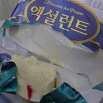 액설런트를 먹다가 발견된 이물질...