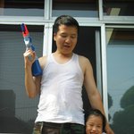 받아라~~<b>물총</b>발사~~