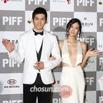 김소연, 가슴이 보일락 말락~ <b>아찔</b>한 드레스