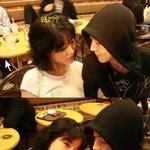 믹키유천 <b>동생</b>, 박유환 11살 연상 여자<b>친구</b>와 함께 있는 모습 포착