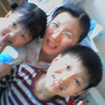 음, 이모랑 사촌동생 <b>지현</b>이랑 인승이요