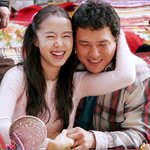 전도연-황정민, 촬영종료 아쉬워 뜨거운 <b>포옹</b>