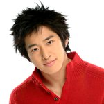 <b>이완</b>과 많이 닮은듯..