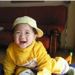 해맑게 웃는 <b>민경</b>이의 모습.