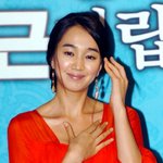 결혼원정기 파티에서 <b>단아</b>한 수애