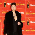 <b>아슬</b> 아슬한 김혜수패션