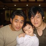 신랑과신랑친구<b>글구</b>우리아기