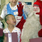 "<b>산타</b>할아버지, 제 병이 낫는 선물을 주세요"