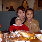 벌써 레스토랑 <b>출입</b>을..