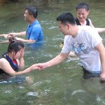 애써 물먹여놓고 손잡아주는건 또 뭐꼬 병주고 <b>약주</b>는 울 남친 ^^