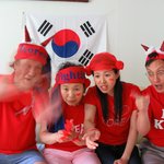 <<  <b>절도</b> 있는 손뼉 응원을 보라  >>