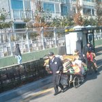 친절한 경찰씨! 역시 <b>민중</b>의 지팡이