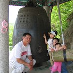 아빠와 딸(<b>남해</b> 보리암)