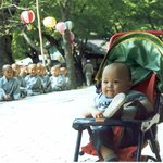 뒤에 <b>동자승</b>이랑 똑같죠?(귀여운 지원이에요..)