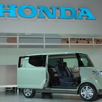 혼다의 특이한 디자인의 <b>step</b> bus