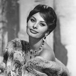 72세의 쏘피아 로렌 근황 1.