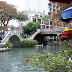 <b>리버</b>워크, 청계천과 비교해 보세요