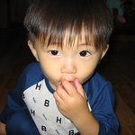 얼음 먹는 아이