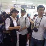 공항에서직찍 유재석 <b>삼색</b>으로 맞추셨쎄요?