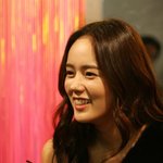 한가인 <b>눈웃음</b> 치며 웃기^^
