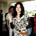 이영애 <b>홍콩</b> 공항 떠나는 모습