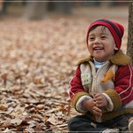 가을 <b>낙엽</b>위에 아이....