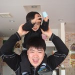 아들이 아빠를 <b>포옹</b>?