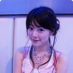<b>홍수아</b>
