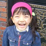 웃는 모습이 넘 사랑스러운 핑크공주 <b>정은</b>이예요