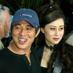 몰디브에 몰아친 <b>해일</b>로 부상당한 이연걸