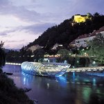 소용돌이치는 인공섬-the <b>island</b> in the mur