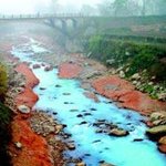 무지개빛 중국 <b>하천</b> ?