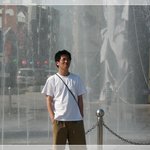 지오다노는 흰티 <b>조차</b> 다르다.