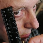 <b>눈섭</b>길이 9cm의 사나이