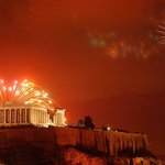 epa 선정 올해의 사진-그리스 아테네의 <b>신년</b>축하 불꽃놀이