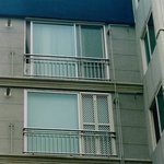베란다에 <b>현관</b>방충망겸방범창