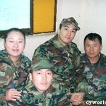 남자 연예인들의 군대에서 <b>한컷</b>..
