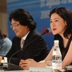 베니스 영화제에서 <b>단아</b>한 이영애