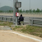 올려도 될랑가 모르겠네(경찰이 숨어서 과속<b>차량</b> 찍는사진)
