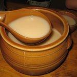 동동주에 "<b>김치전</b>" v/s "<b>오징어</b> 떡볶이"