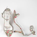 마놀로 블라닉(manolo blahnik)의 고급스럽고 기품있는 <b>슈즈</b>