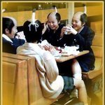 일본 여고생들의 <b>전통</b>따라하기?