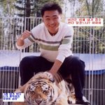 헉...<b>맨손</b>으로 법을 때려잡다니...